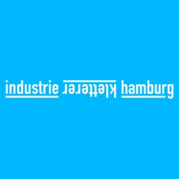 Umgekehrter weißer Schriftzug "industrie kletterer hamburg" auf blauem Hintergrund.