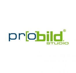 Logo mit Text: pro[b]ild STUDIO in Blau und Grün auf weißem Hintergrund.