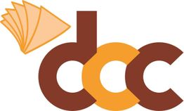 Logo mit stilisiertem "doc" in Braun und Orange, links oben sind vier Papierblätter dargestellt.