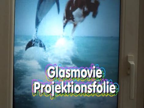 Schauen Sie hier wie wir mit Sonnenschutzfolie zusätzlich ein modernes Desig`n schaffen. Hoher Sonnenschutz und der Schutz vor der schädlichen UV-Strahlung wird mitgeliefert.
Sonnenschutzfolie gibt es in vielen Varianten und Tönungen. Wir beraten Sie ger