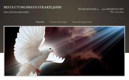 Eine weiße Taube fliegt in einem Lichtstrahl, Himmel im Hintergrund. Bestattungsunternehmens-Banner.