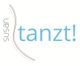 Textlogo mit "susan tanzt!" in blauem Schriftzug und geschwungenen Linien.