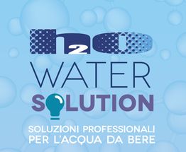 Logo "h2o Water Solution", sfondo blu con bolle, testo: "Soluzioni professionali per l'acqua da bere".