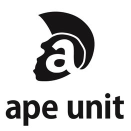 Logo: Silhouette eines Affenkopfes mit Buchstabe "a" innen, darunter Text "ape unit" in Schwarz.