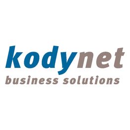 Logo mit dem Text "kodynet business solutions" in blauer und grauer Schrift.