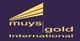 Logo mit Text "muys gold International" in gelber Schrift auf dunkelblauem Hintergrund.