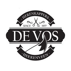 Logo van De Vos Herenkappers Heerenveen, sinds 1977, met schaar en kwast.