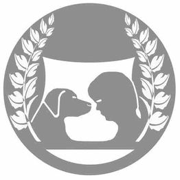 Ein Hund und Mensch im Profil, umrahmt von Lorbeerzweigen, in einem Kreis-Emblem dargestellt.