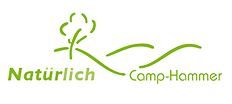 Grünes Logo mit Baum und Hügeln, Text: Natürlich Camp-Hammer.