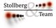 Schriftzug "Stollberg & Team" mit einer Linie und abstrahierten roten und schwarzen Punkten.