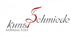 Logo mit Schriftzug "Kunstschmiede Andreas Tost", stilisiertes "S" in Rot.