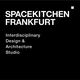 Text: "SPACEKITCHEN FRANKFURT, Interdisciplinary Design & Architecture Studio" auf schwarzem Hintergrund.