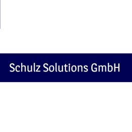 Weißer Hintergrund mit dunkelblauer Linie, darauf der Text: "Schulz Solutions GmbH".