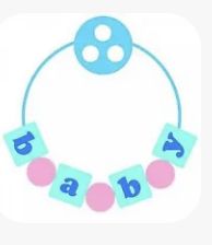 Blau-pinkes Babyarmband mit Buchstabenwürfeln "baby" und drei rosa Perlen.