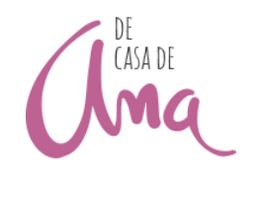 Texto en colores rosado y negro que dice "De Casa de Ana" en tipografía cursiva.