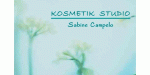 Verwaschenes Pflanzenbild mit Text: "Kosmetik Studio Sabine Campelo" in grüner Schrift.