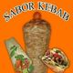 Kebab grande con rollo, pita y texto "Sabor Kebab" sobre fondo naranja.