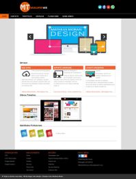 Página inicial de site de desenvolvimento web com design responsivo e ícones de mídia social.