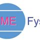 Blauw logo met de tekst "ME" in roze en "Fysio" in blauw.