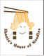 Logo: Gesicht mit Nudelhaar, Stäbchen darüber. Text: "Shaniu's House of Noodles" in Braun.