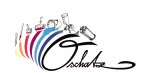 Logo mit bunten Bögen und weißen Konturen von Haushaltsgegenständen, darunter Schriftzug "Oschatz".