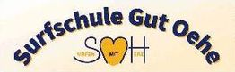Logo der Surfschule Gut Oehe mit einem Herz in der Mitte und den Buchstaben S, M, H.