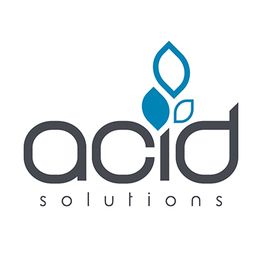 Logo de "acid solutions" avec deux feuilles bleues stylisées au-dessus du texte.