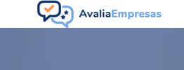 Logo da AvaliaEmpresas com balões de fala e símbolos de verificação e estrelas. Fundo azul.