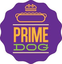 Logotipo com fundo roxo, hot dog e coroa acima das palavras "Prime Dog" em amarelo e verde.