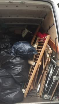 Entrümpelungen in Berlin sofort pauschal entrümpeln Keller Wohnung Entrümpelung 21 Euro/m³