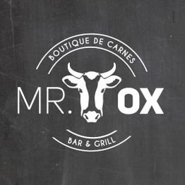 Logotipo do Mr. Ox com ilustração de boi e texto "Boutique de Carnes, Bar & Grill".