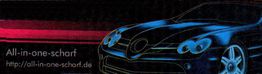 Blaues Auto bei Nacht, Text: „All-in-one-scharf“, Website-URL: „http://all-in-one-scharf.de“.