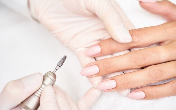 Nagelpflegeprodukte im Überblick: So wählst du die richtigen Produkte für deine Nägel