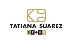 Logo de "Tatiana Suarez Store" con diseño geométrico en dorado y texto en negro.
