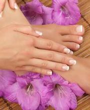 Nails & Extensions Y.E.B. Logo