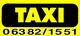 Gelbes Taxi-Schild mit Telefonnummer 06382/1551 in schwarzen Buchstaben auf gelbem Hintergrund.