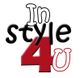 Text "In style 4 U" in Schwarz, Rot und Weiß auf weißem Hintergrund.