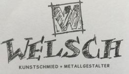 „Innovatives Logo mit Schriftzug ‚Welsch – Kunstschmied + Metallgestalter‘ in skizzenhaftem Stil.“