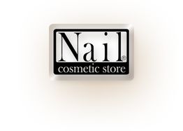 Logo mit Aufschrift "Nail cosmetic store" in Schwarz-Weiß auf rechteckigem Hintergrund.