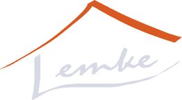 Logo von "Lemke" mit einem gebogenen orangefarbenen Streifen darüber.