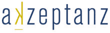 Textlogo "akzeptanz" mit gelbem k, das wie ein Schlüsselelement gestaltet ist.