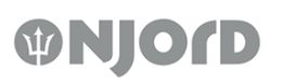 Logo met de tekst "NJORD" en een drie-tand symbool in een cirkel, in grijstinten.