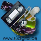 Videokassette, CD, Schere und Filmstreifen auf blauem Hintergrund, www.s8digital.de.