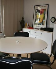 Da Sprechtraining - wie auch das Sprechen - ein sehr individueller Vorgang ist, erfolgt das Training in der angenehmen Atmospähre eines alten Fachwerkhauses aus dem 18. Jahrhundert - in Berlin Pankow, Stadtteil Niederschönhausen.