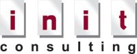Alt-Text: "Logo mit Schriftzug 'init consulting' in Rot und Grau."