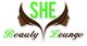 Logo: Zwei Profilgesichter, Text "SHE Beauty Lounge" in Grün und Braun.