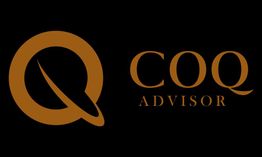 Logotipo marrón sobre fondo negro que dice "COQ ADVISOR" junto a una letra Q estilizada.