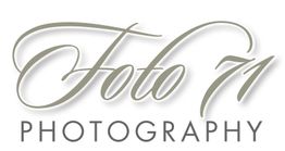 „Foto 71 Photography“ in geschwungener Schrift auf weißem Hintergrund.