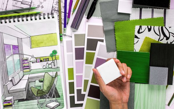 Skizze und Stoffproben eines Raumausstatters