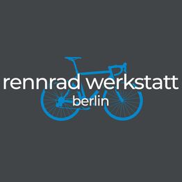 Weißer Text "renrad werkstatt berlin" auf dunklem Hintergrund mit blauer Fahrradzeichnung.